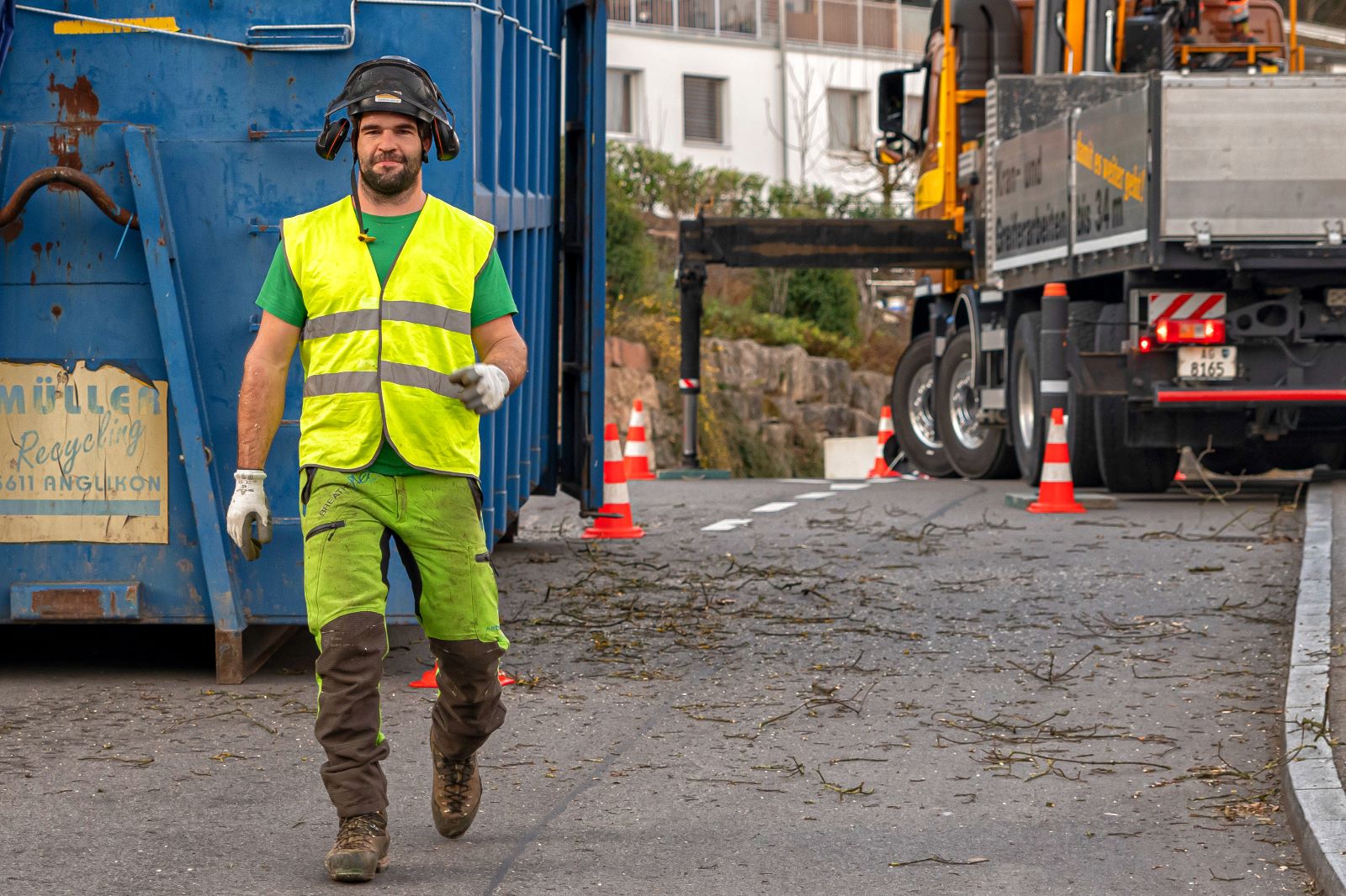 bild von baumdienst-isler am arbeiten